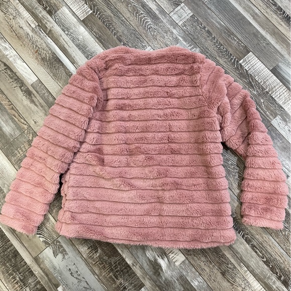 New without tags- pink faux fur zip up jacket - Picture 3 of 4